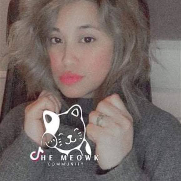 Poshmark profile picture for @jho